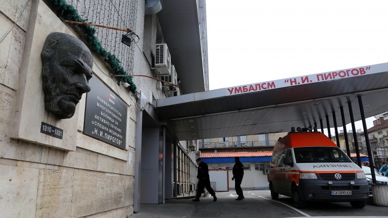 Тежко е състоянието и на лекар, който е пътувал в блъсналия се в цистерна джип