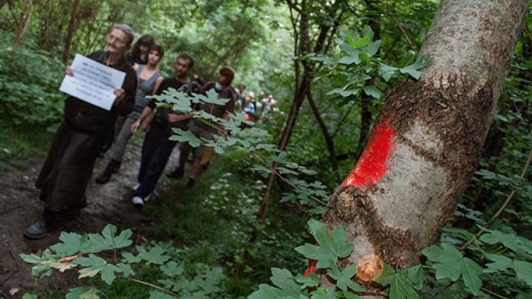 Хората от "Дианабад" и "Лозенец" на протест срещу трамвая