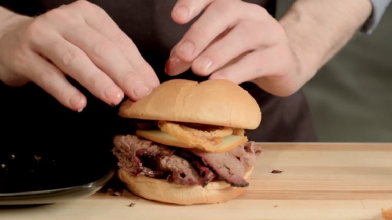 Ако рекламният ти клип счупи някакъв рекорд, това помага да се говори повече за продукта ти. Дори да не е с добро.