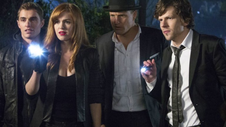 Дилън, агентът от ФБР, стои зад цялата схема в Now You See Me.