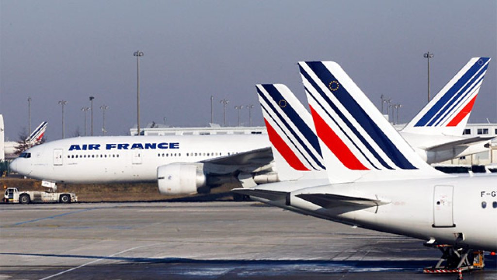 ap_air_france_planes_ll_120302_wmain
