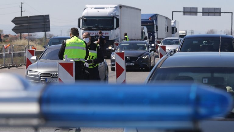 Причината е премахването на КПП-тата между областните градове и засилването на трафика