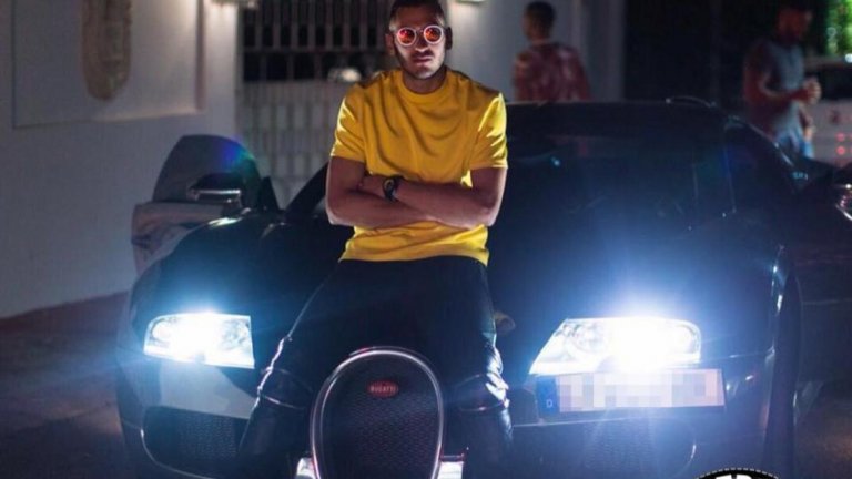 В съблекалнята на Реал Мадрид Бензема е всепризнатият автоманиак №1.