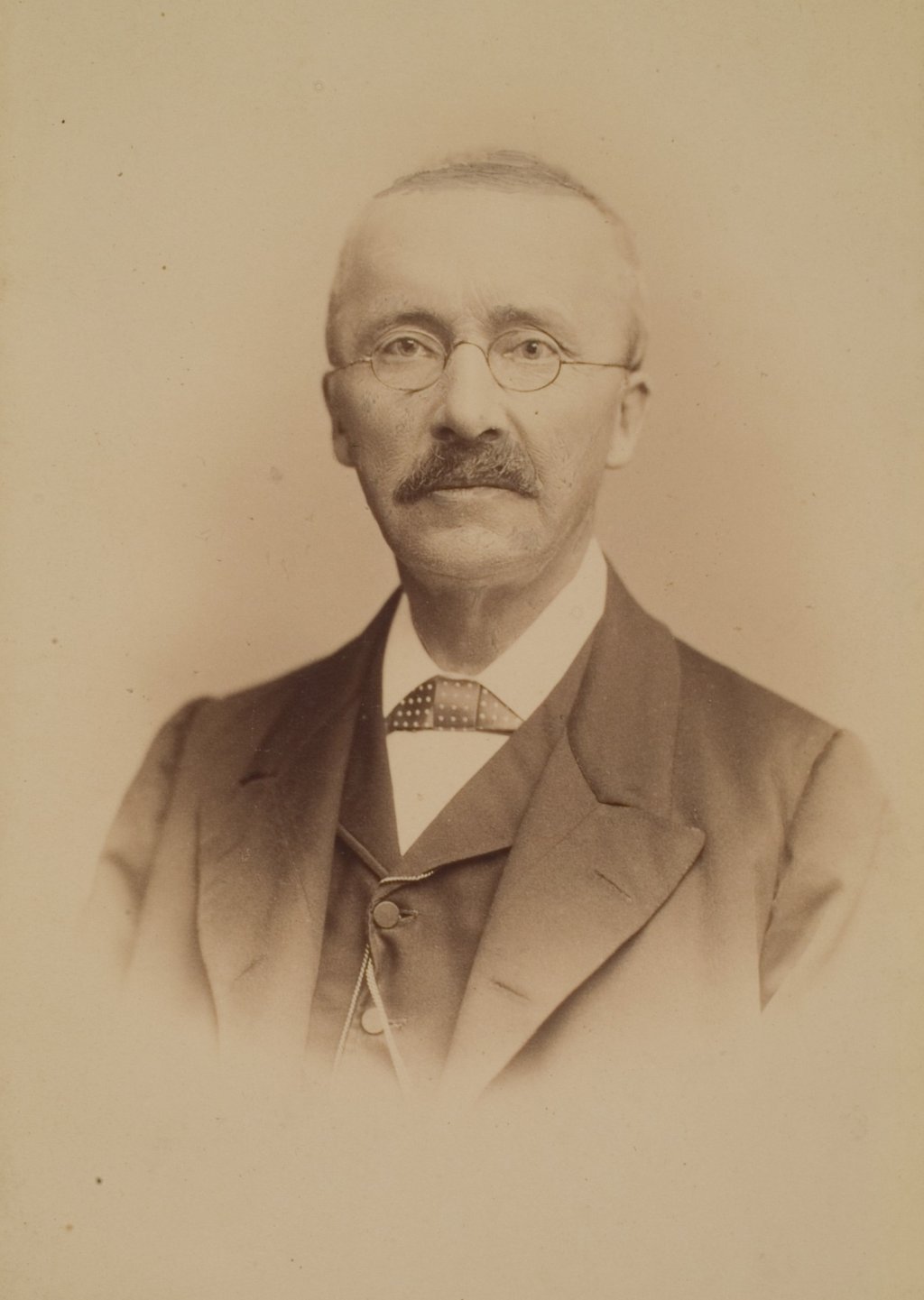 Heinrich_Schliemann_(HeidICON_28763)_(cropped)