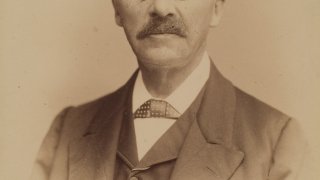 Heinrich_Schliemann_(HeidICON_28763)_(cropped)