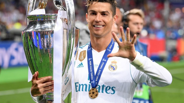 2. Да спечели Шампионската лига с три различни отбора
Роналдо може да изравни рекорда на Кларънс Зеедорф, който е единственият футболист в историята, печелил най-престижния европейски клубен турнир с три различни отбора: Аякс, Реал Мадрид и два пъти с Милан. Кристиано стана шампион веднъж с Манчестър Юнайтед и четири пъти с Реал. Сега ще се опита да го направи и с Ювентус, изравнявайки Зеедорф. Евентуална купа ще бъде първа за Ювентус след 22-годишна суша в Шампионската лига.