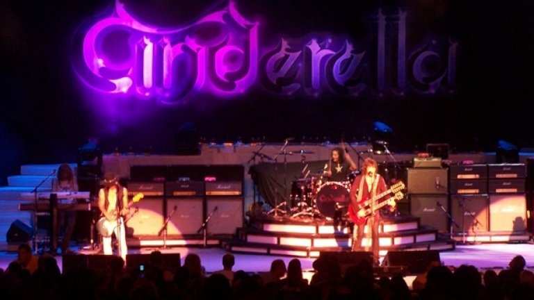 Cinderella ще свирят за първи път у нас на 15 юни в компанията на Mr. Big