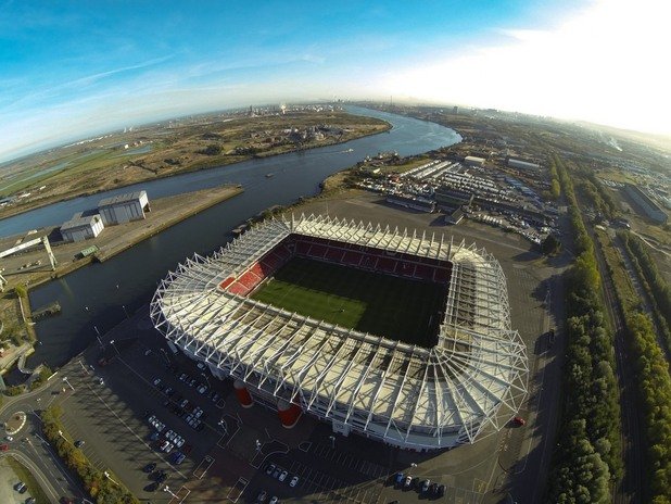 А вижте какво го замени! Един от най-красивите стадиони в Англия се казва "Ривърсайд" и е недалеч от мястото, на което бе "Еърсъм".