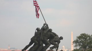1280px-Marine_Corp_Memorial_Iwo_Jima