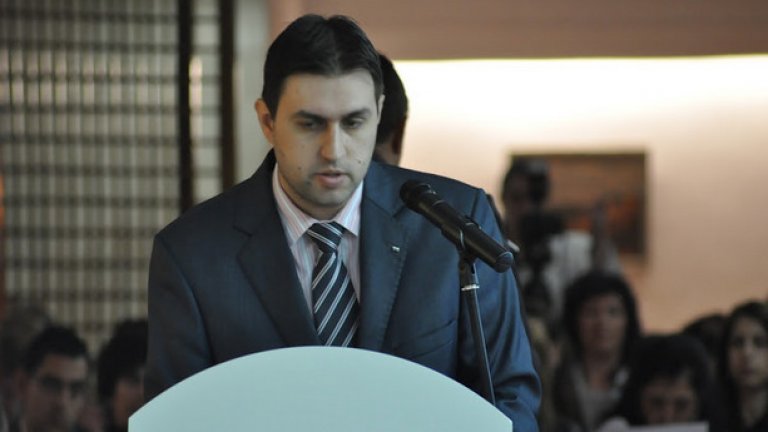 Димитър Владимиров досега заемаше поста главен секретар на ДАБЧ