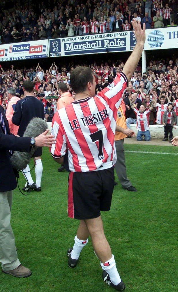 Победен гол в последния си мач в кариерата, Льо Тисие си тръгна от футбола така, както игра през цялото време.