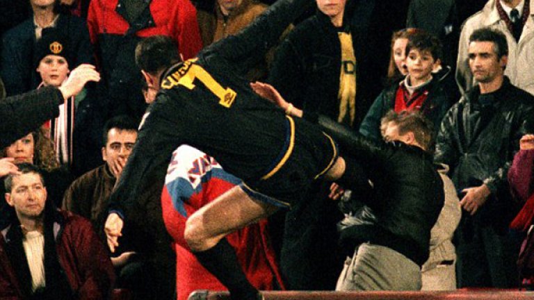 3. Ерик Кантона, 9 месеца
Това е може би най-известният кунг-фу удар във футбола. Френската звезда на Манчестър Юн. Ерик Кантона нападна фен на Кристъл Палас по време на мач през януари 1995 г.