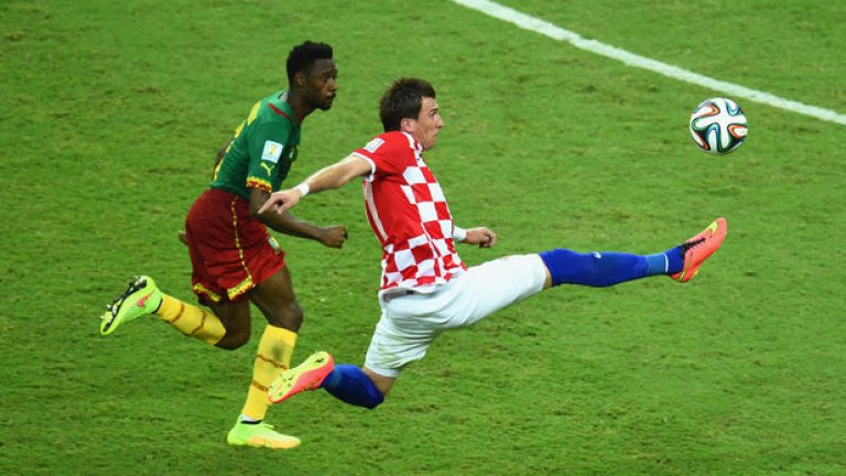 Манджукич се върна в състава с два гола, след като бе наказан за срещата с Бразилия, загубена с 1:3.