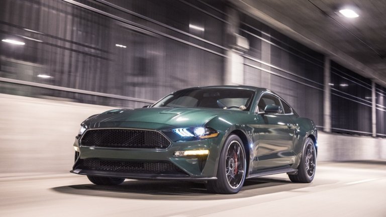 Ford Bullitt Mustang GT 
Разбира се, Ford не е същият без Mustang. Детройт 2018 се превърна в сцена за премиерата на новия Bullitt Mustang GT. Моделът идва точно 50 години след излизането на едноименния филм със Стив Маккуин, като продажбите му ще започнат през лятото. Автомобилът е задвижван от подобрена версия на 5-литровия осемцилиндров двигател на Mustang GT, с най-малко 475 конски сили и 569Nm въртящ момент.