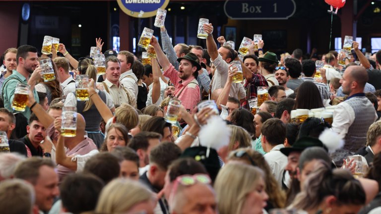 Октоберфест 2025 започна в Мюнхен (снимки)