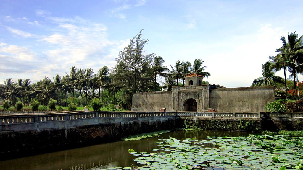 1024px-Thành_cổ_Quảng_Trị_ngày_nay