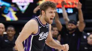 Обяснено: Сложният казус на Саша Везенков в Щатите