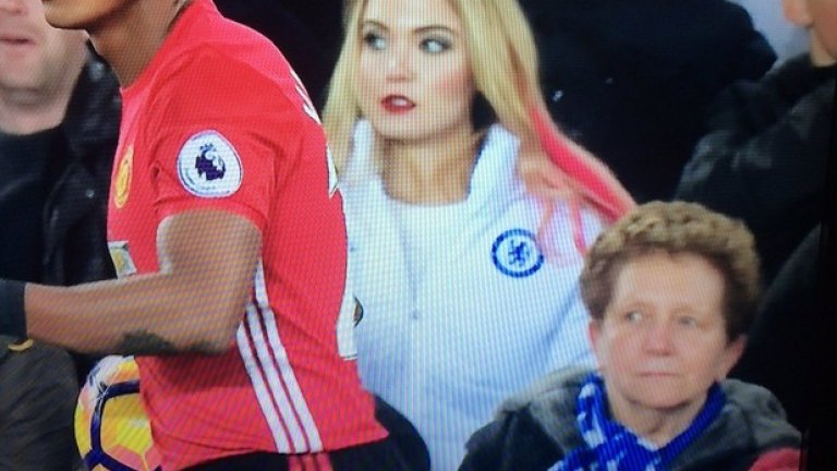 Емили Рогавски е фенка не само на Челси, но и на Бастиан Швайнщайгер