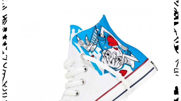 На 13 май можете безплатно да нарисувате новите си кецове в магазин Collective в Paradise Center от 11 до 19 часа.  Очакват ви и специални намаления.