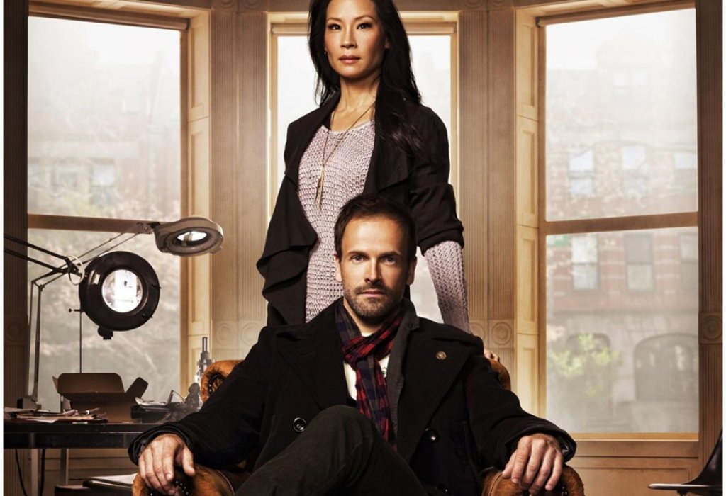 Веднага след това телевизия NBC излиза с тяхна продукция „Elementary“, където Шерлок Холмс е в Ню Йорк, доктор Уотсън е жена, а двамата се играят от Джони Лий Милър и Луси Лиу. 