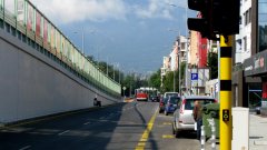 Част от теренното трасе на бул. "П. Яворов" стана лента за паркиране на живеещите в квартала