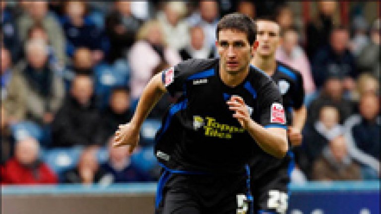 Александър Тунчев и неговият Кристъл Палас ще играят срещу Манчестър Юнайтед на Димитър Бербатов в четвъртфиналите на Карлиг Къп