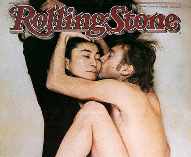 Снимката на облечената Йоко Оно и съблечения Джон Ленън е заснета буквално часове преди Джон да бъде убит на 8-ми декември 1980-та година. Списание Rolling Stone иска тя да снима само Джон, но фотографката настоява и за присъствието на Оно. Японката обаче отказва в последната минута да се съблече - и така се получава знаменития кадър, който определено е най-известния кадър на Лейбовиц.