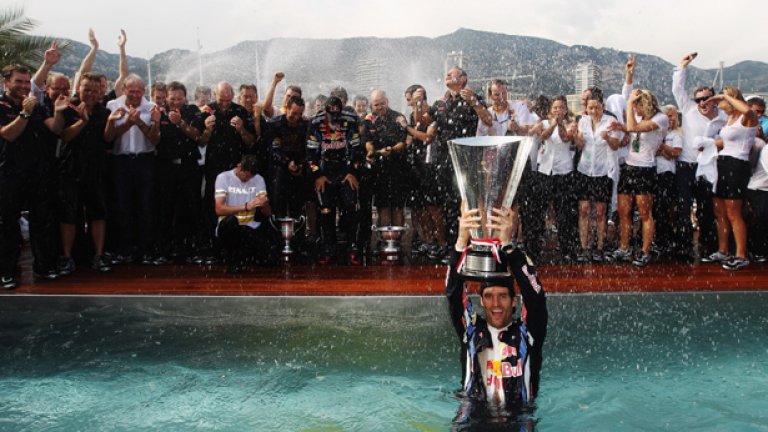 Марк Уебър спечели втора поредна победа за седмица и поведе в класирането за световния шампионат във Формула 1