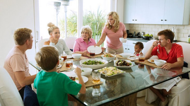 Всичко, което влиза под определението „здравословно хранене" винаги леко ме е плашело