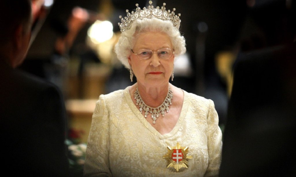00_Queen Elizabeth II