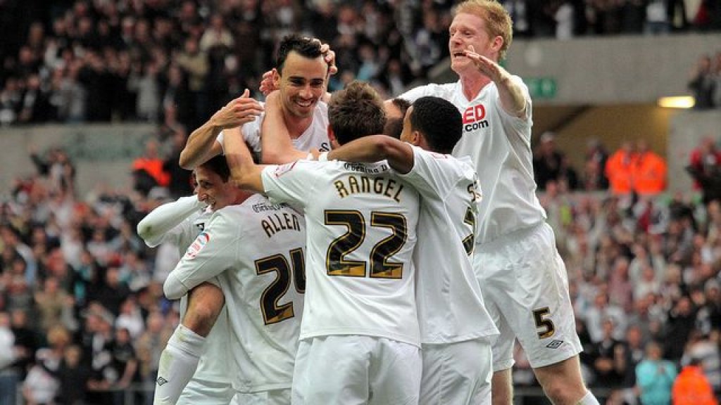 swansea_city_celebrate_28204