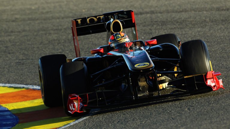 Lotus работи заедно с Renault, но всички все още наричат тима само Renault, противно на мнението на Дани Бахар