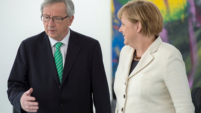 Жан-Клод Юнкер с германския канцлер Ангела Меркел в разговор за бъдещето на еврото