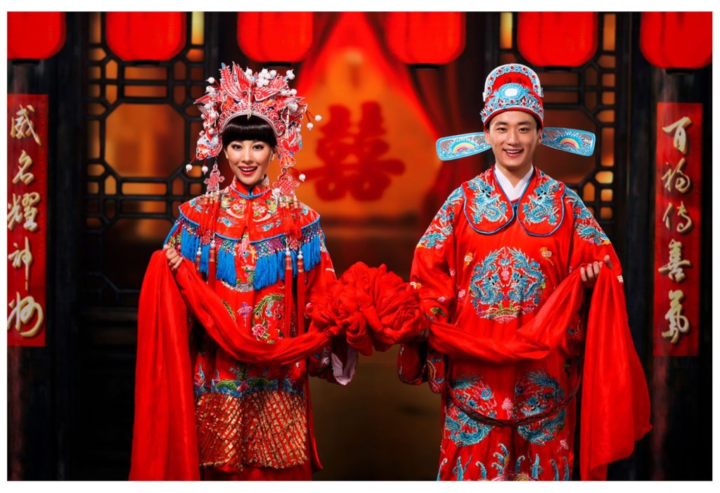 Great-Chinese-Wedding-Traditions-With-Traditional-Chinese-Gown