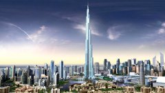 Французинът Ален Робер, известен и като човекът-паяк, изкачи и най-високата сграда в света - кулата "Бурж Халифа" в Дубай