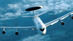 Самолетите със системата за ранно засичане АУАКС са гръбнакът на новите лазерни оръжия за поразяване на въздушни цели