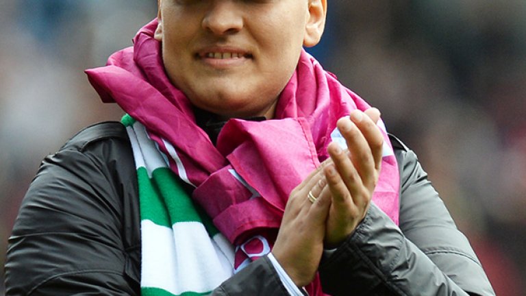 Най-после усмихнат! Стилиян видимо бе трогнат и развълнуван, усмихваше се и се шегуваше със съотборниците.