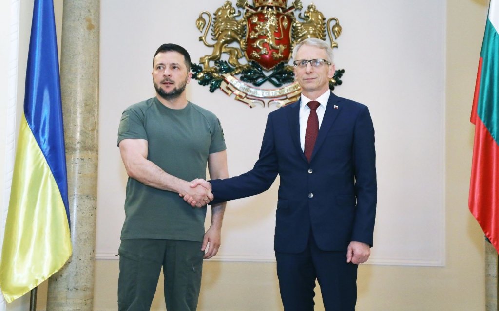 Темите сигурност и отбрана са акцент в срещите на украинския президент с представителите на българското правителство.