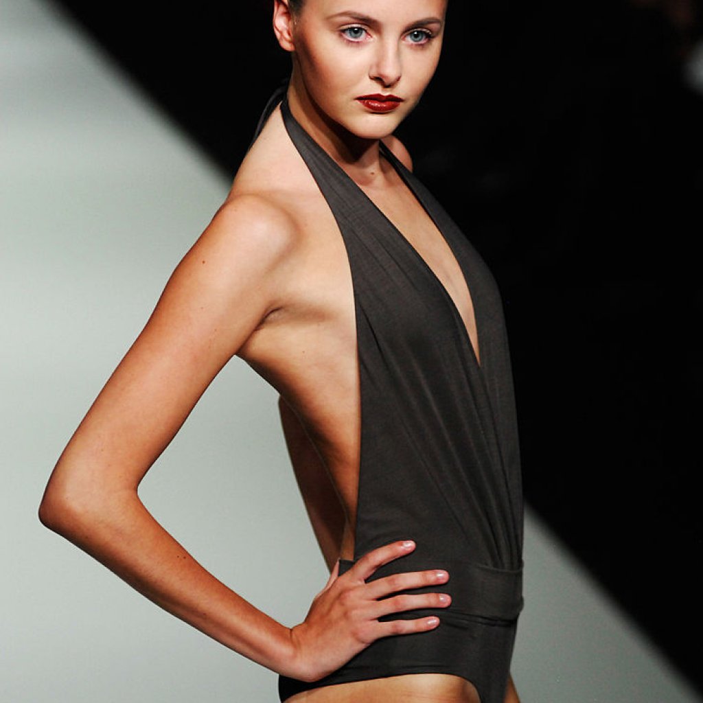 RAFW S/S 2008/09 - Lisa Ho Catwalk