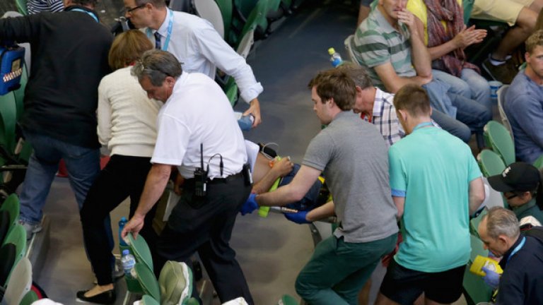 Найджъл Сиърс припадна по време на двубоя на Ана Иванович с Мадисън Кийс и бе откаран в болница