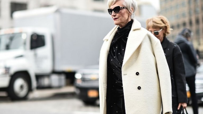 Кариерата й на модел започва още през 1989 г.