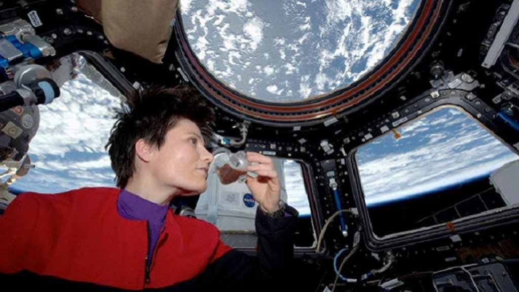space_ISS_Astronaut Samantha Cristoforetti-first cup of coffee