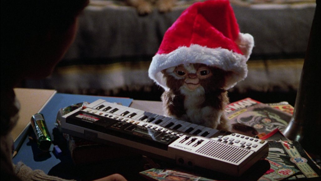 \"Gremlins\"
Класиката от 80-те е пълна с коледно настроение.