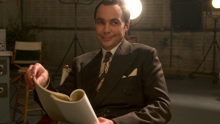 Hollywood
Холивуд, скоро след Втората световна война - златно време за киноиндустрията на САЩ, но мрачно за борбата с расизма и хомофобията в страната. Този сериал на Netflix обаче пробва да си представи един "по-добър" Холивуд, в който хомосексуалните и хората от различни етноси могат спокойно да намерят своето място. Определено не е най-епичната алтернативна история, но показва шоубизнеса през един нов и много по-прогресивен ъгъл.