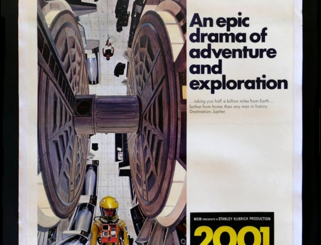 Чрез допълнителния арт Стенли Кубрик доизгражда посланията и контекста на "2001: Космическа одисея"