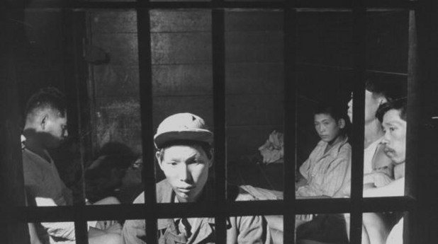 Camp 22

Този затвор в Северна Корея вероятно е най-ужасният в света. В него лежат политически затворници и е напълно изолиран от останалия свят. Веднъж попаднали там, мнозина, а и семействата им, живеят там до смъртта си. Около 50 000 души са заключени там.