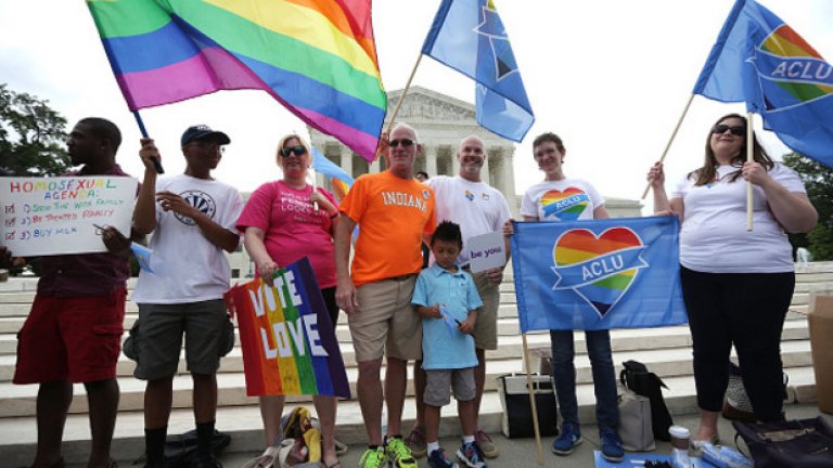 Едва 37 щата и Окръг Колумбия признаваха гей браковете досега