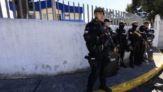 Страната е в хаос в навечерието на президентски избори