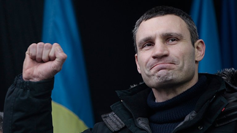 "Аз ще се кандидатирам за поста на президент на Украйна, защото аз твърдо вярвам, че правилата на играта трябва да бъдат променени в Украйна", каза Кличко пред журналисти в края на февруари.