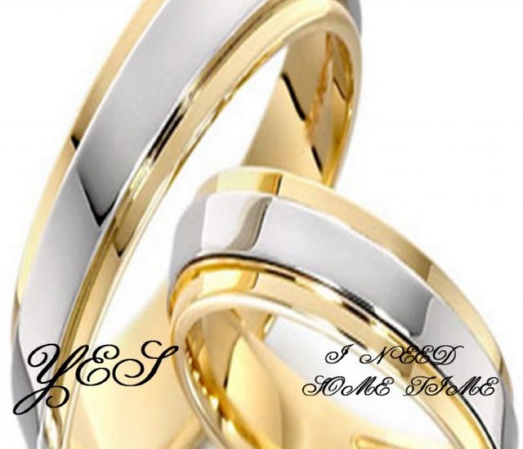 Will you marry me?
 
Приложението с ужасен дизайн цели да свърши важната задача да предложи брак на половинката ви от ваше име. Въпросът дали той/тя иска да се ожените е изписан с почти неразчитаем шрифт на картинка с два огромни пръстена. Възможните отговори са „Да“ и „Нуждая се от малко време“.
Ако вашият възлюбен има неблагоразумието да избере втория отговор, ще получи надпис „Помисли отново, моля те, ОБИЧАМ ТЕ!“, с което ситуацията от просто нелепа започва да става наистина жалка. Алтернативата е да бъде избран отговор „Да“, с който зазвучава писклива празнична музика, а кошмарът на вашата половинка тепърва започва: тъй като предстои съвместен живот с човек, решил, че това приложение е добра идея.